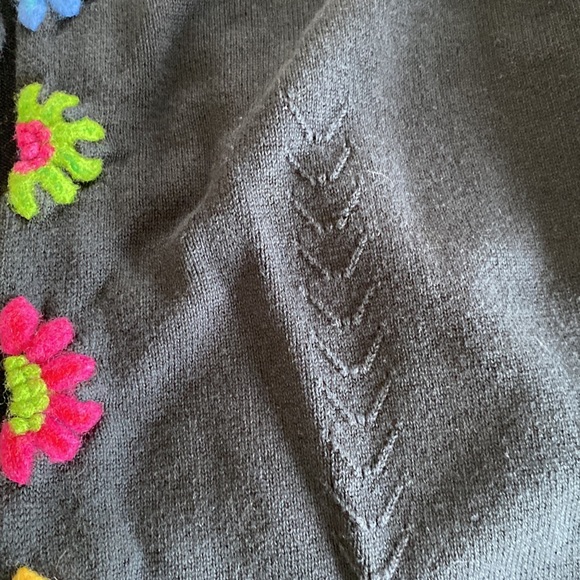 Ladies sweater. Black long sleeve with floral accents - Picture 3 of 4